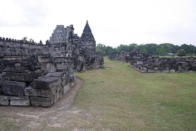 image Ruinas del templo Perwara, Prambanan, Jogyakarta, Indonesia