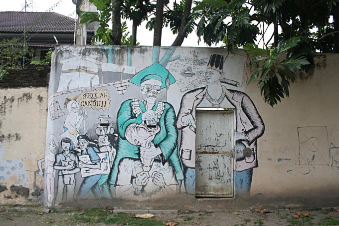 image Pintada política en Bellas Artes, Jogyakarta, Indonesia