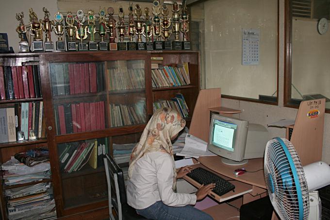 image Despacho de alumnos de la Universidad Islámica, Jogyakarta, Indonesia