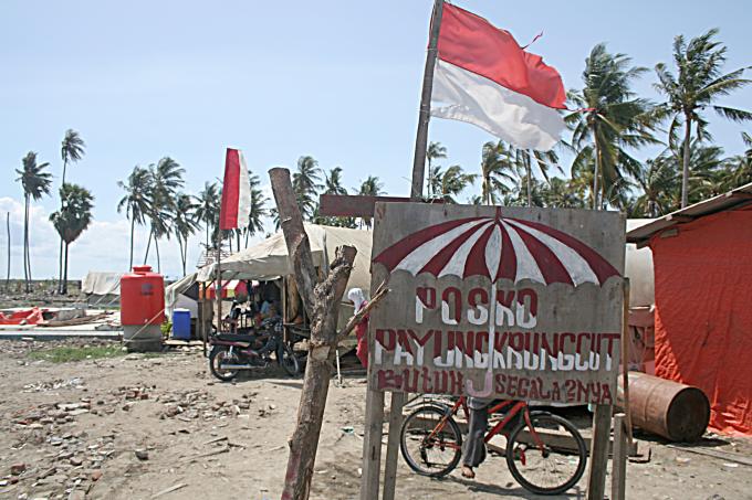 image Vista general de las tiendas del campamento liengke de Sumatra, Indonesia