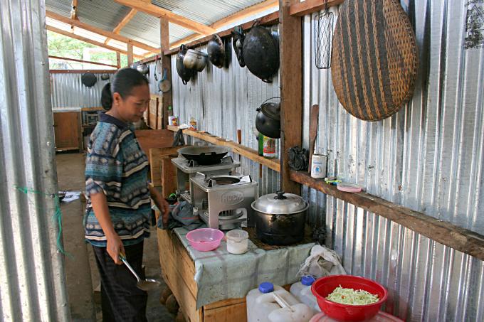 image Cocinas del campo de refugiados de Melaboh, Sumatra, Indonesia