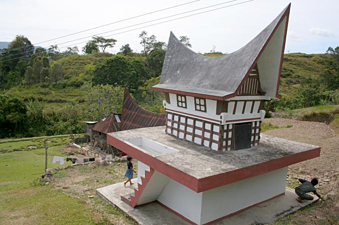 image Tumba de Batak, Sumatra, Indonesia