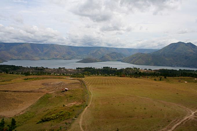 image Vista del Lago Toba desde Danutoba, Sumatra, Indonesia