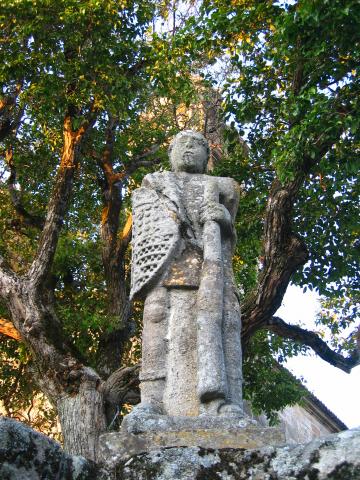 image Guerrero medieval, con el escudo de Cambados
