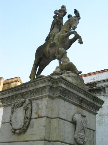 image Estatua del apóstol Santiago en Bueu, Pontevedra