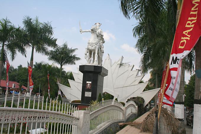 image Monumento Nacional de Medam, Sumatra, Indonesia