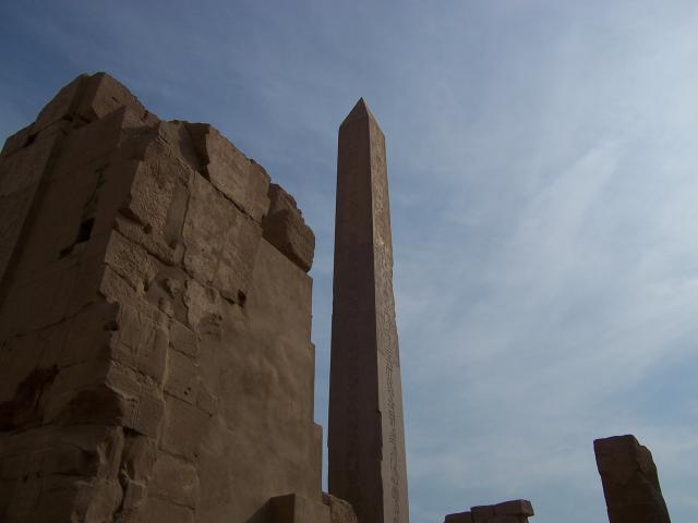 image Obelisco del Templo de Karnak, Egipto