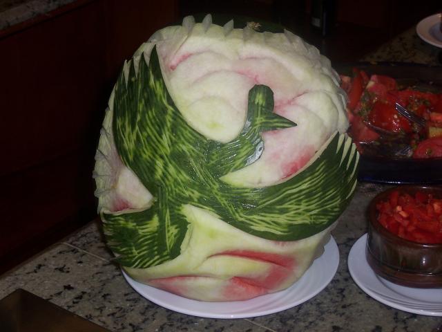 image Figura realizada con fruta