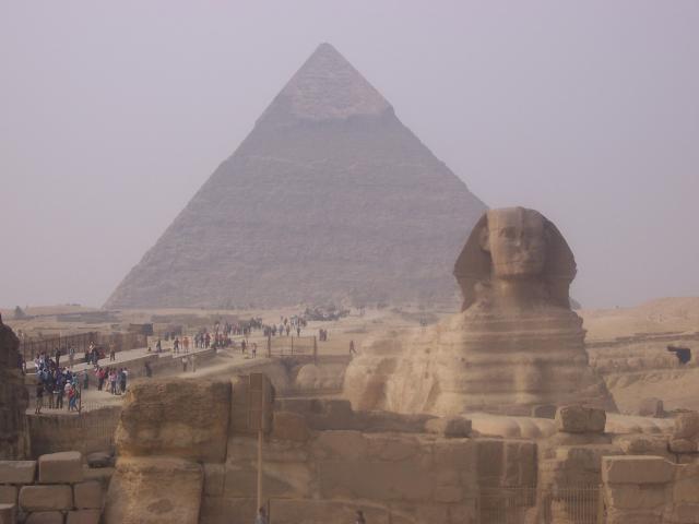 image Esfinge y pirámide de Keops, Giza, Egipto