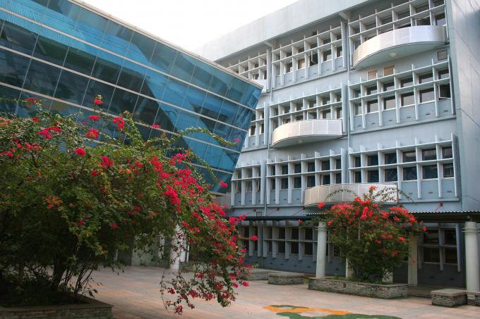 image Arquitectura de vanguardia, Instituto Tecnológico, Bandung, Java, Indonesia