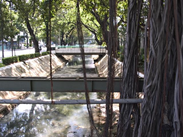 image Canales de aguas fecales, Jakarta, Indonesia