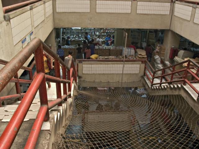 image Centro comercial, calle Jatinegara, Jakarta, Indonesia