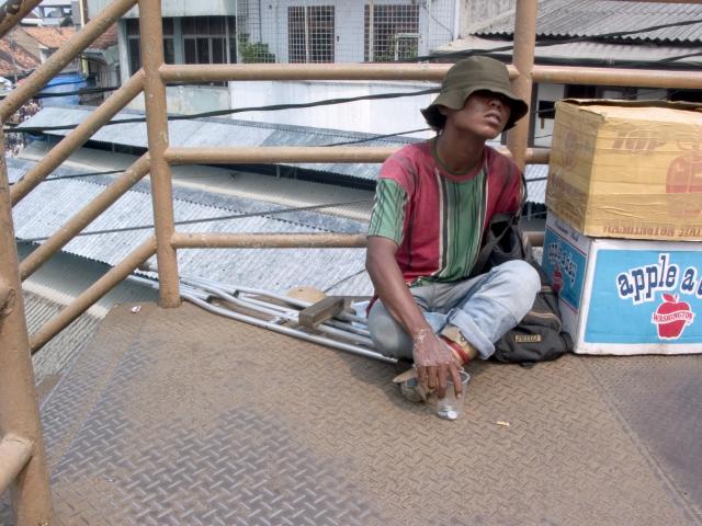 image Pidiendo en la calle, Jakarta, Indonesia