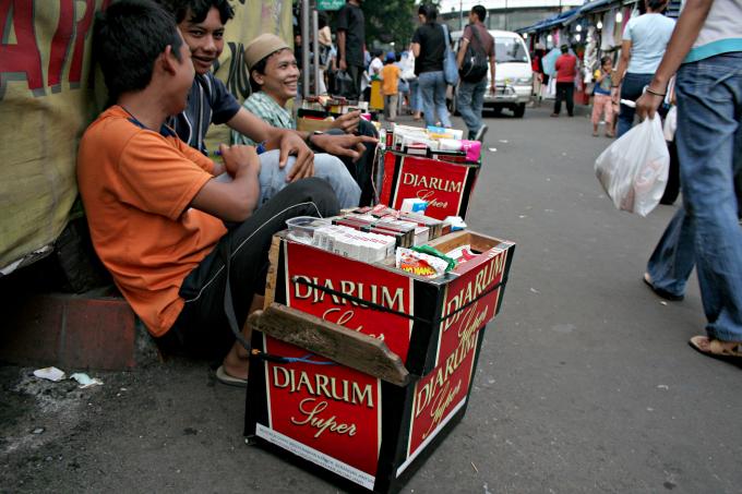 image Vendedor de tabaco, Jakarta, Indonesia