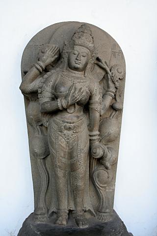 image Symatara, consorte de Amitabha, Museo Nacional, Jakarta, Indonesia