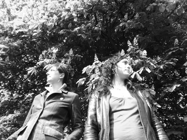 image Jóvenes posando