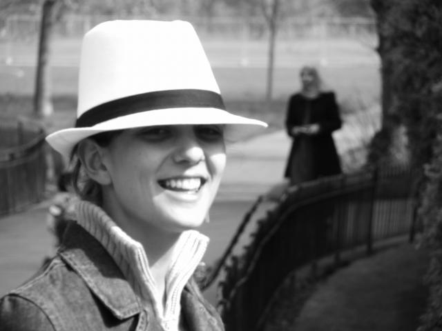 image Chica sonriendo