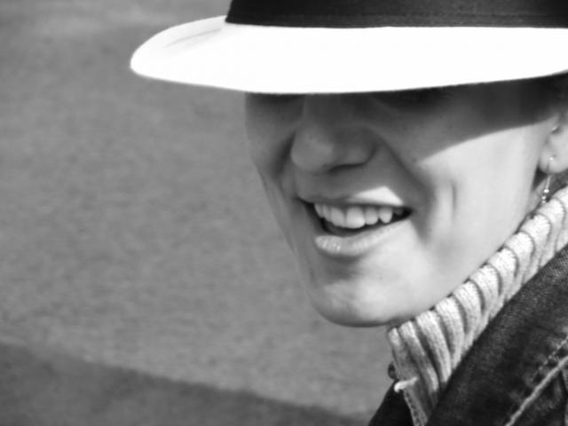 image Chica sonriendo