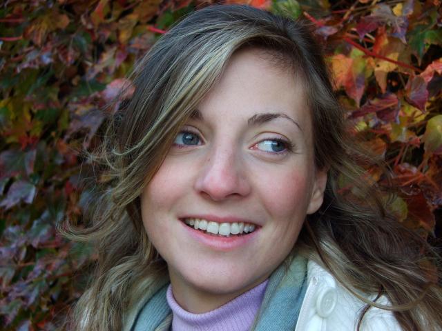 image Chica sonriendo