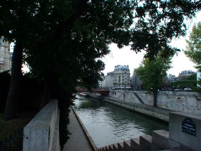 image Vista del río Sena junto a Notre Dame, París