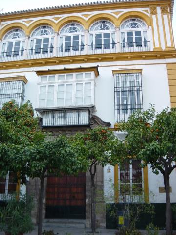 image Fachada del edificio de la Plaza de Santa Cruz número 1, Sevilla