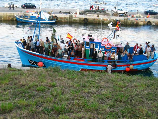 image Procesión del Carmen en la ría de Ribadeo, Lugo