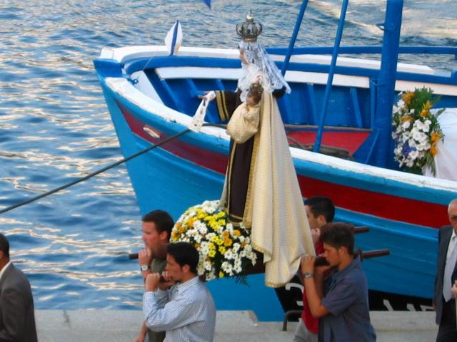 image Procesión del Carmen en la ría de Ribadeo, Lugo