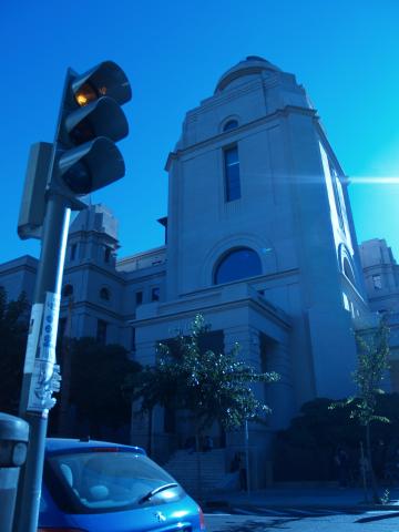 image Eclipse anular en el Rectorado de la Universidad de Valencia
