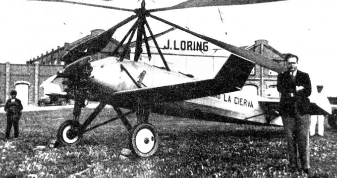 image Juan de la Cierva posa junto al autogiro