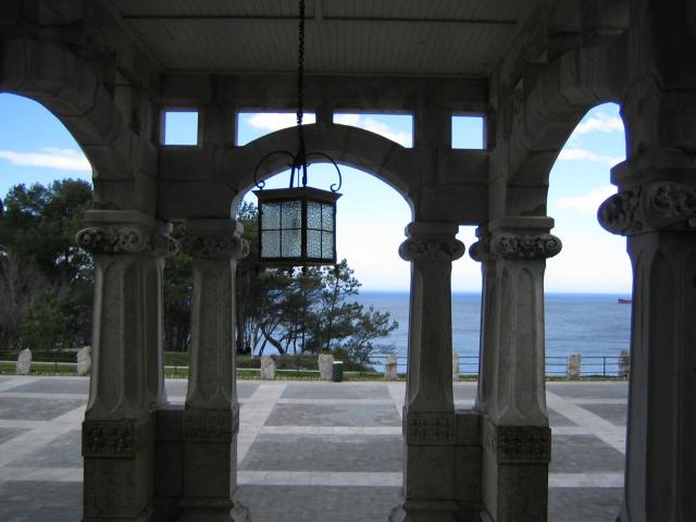 image Patio, Palacio de la Magdalena, Santander