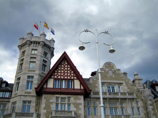 image Detalle de la fachada, Palacio de la Magdalena, Santander