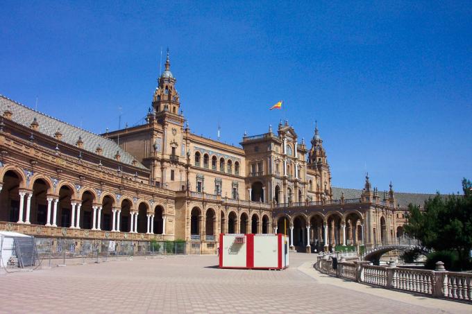image Edificio central de la Plaza de España, Sevilla
