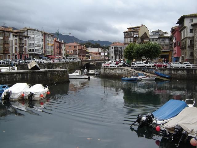 image Puerto marítimo de Llanes, Asturias