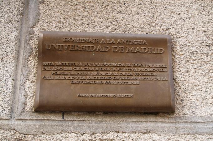 image Monumento a la Antigua Universidad, Madrid