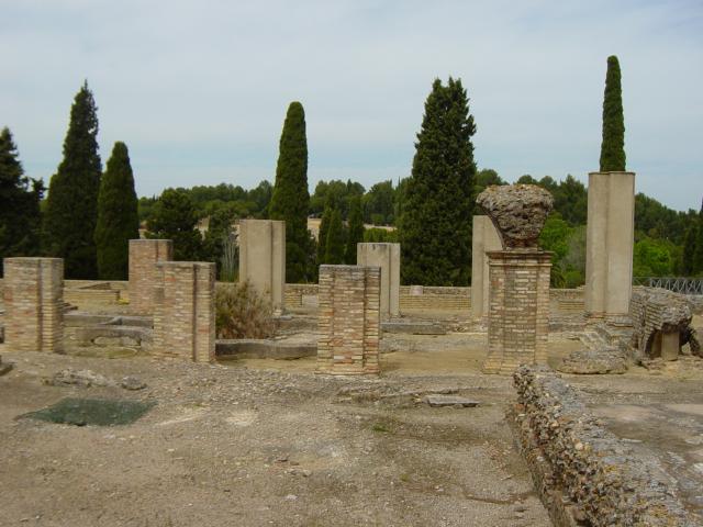image Edificio de la Exedra, Ruinas de Itálica, Santiponce, Sevilla