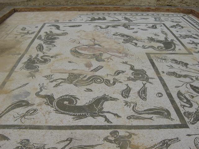 image Mosaico de Neptuno, Ruinas de Itálica, Santiponce, Sevilla