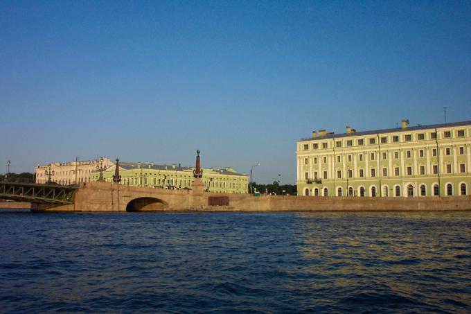 image Río Neva, San Petersburgo, Rusia
