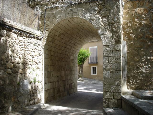 image Puerta de la muralla de Brihuega, Guadalajara