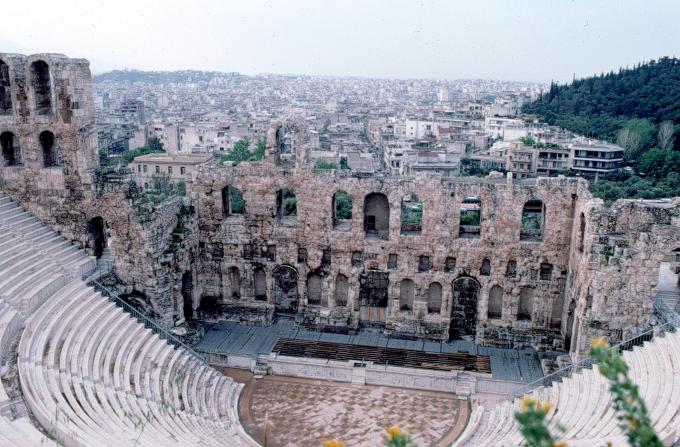 image Odeón de Herodes Ático, Atenas, Grecia