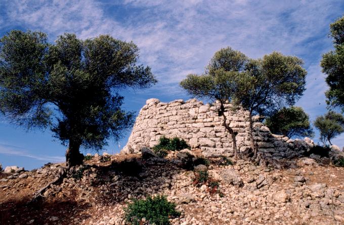 image Talayot de Talatí Dalt, Mahon, Menorca, Islas Baleares