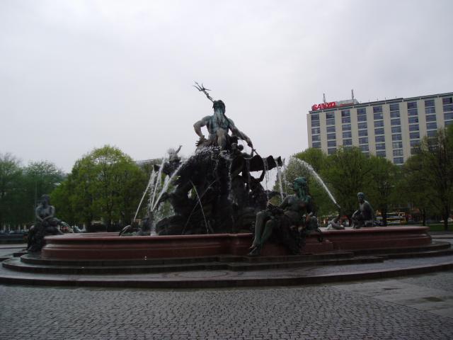 image Fuente de Neptuno, Berlín