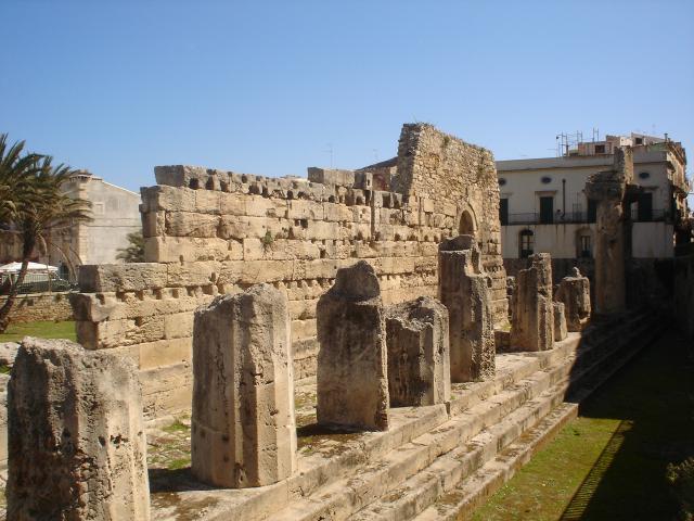 image Templo de Apolo, Ortigia, Italia