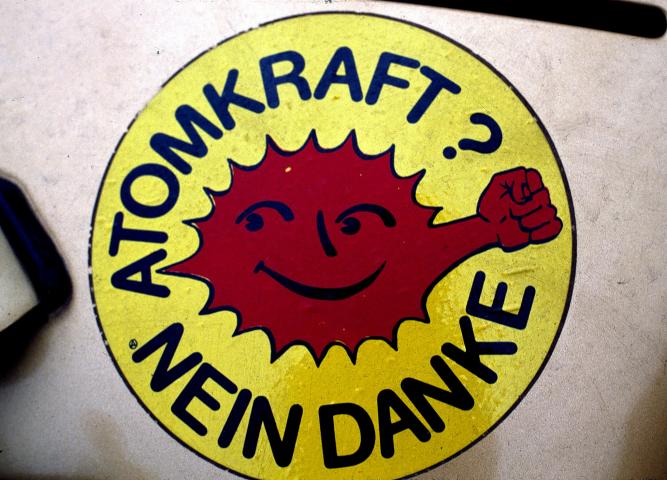 image Pegatina de propaganda antinuclear