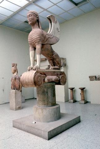 image Estatua griega, Museo Arqueológico Nacional de Atenas, Grecia