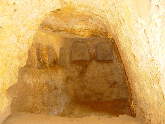 image Cámara funeraria de la Tumba del Elefante, Necrópolis romana, Carmona, Sevilla