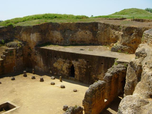 image Tumba de Servilia, Necrópolis romana, Carmona, Sevilla