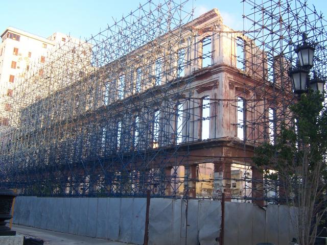 image Edificio derrumbándose, La Habana, Cuba