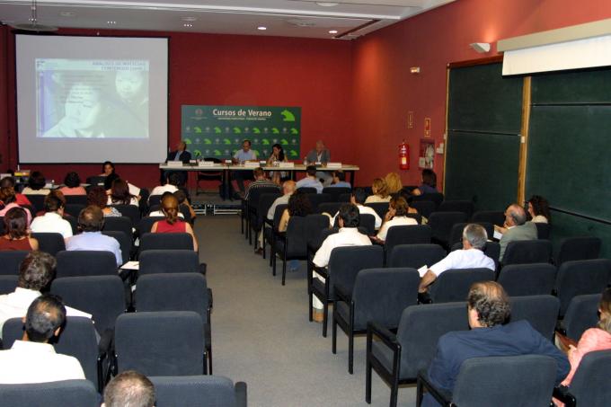 image Asistentes a curso