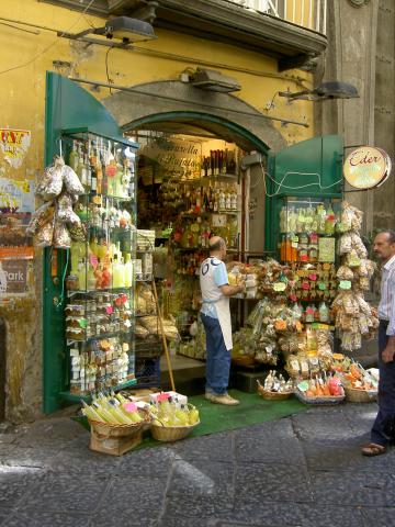 image Tienda de alimentación en Nápoles (Italia)