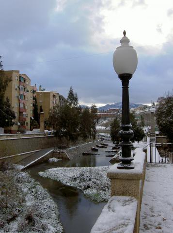 image Paseo Fuente de la Bicha (Granada) nevado